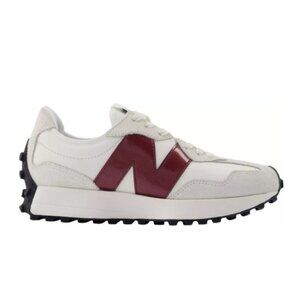 Sporty Style Sneaker Women's 327 by New Balance✨